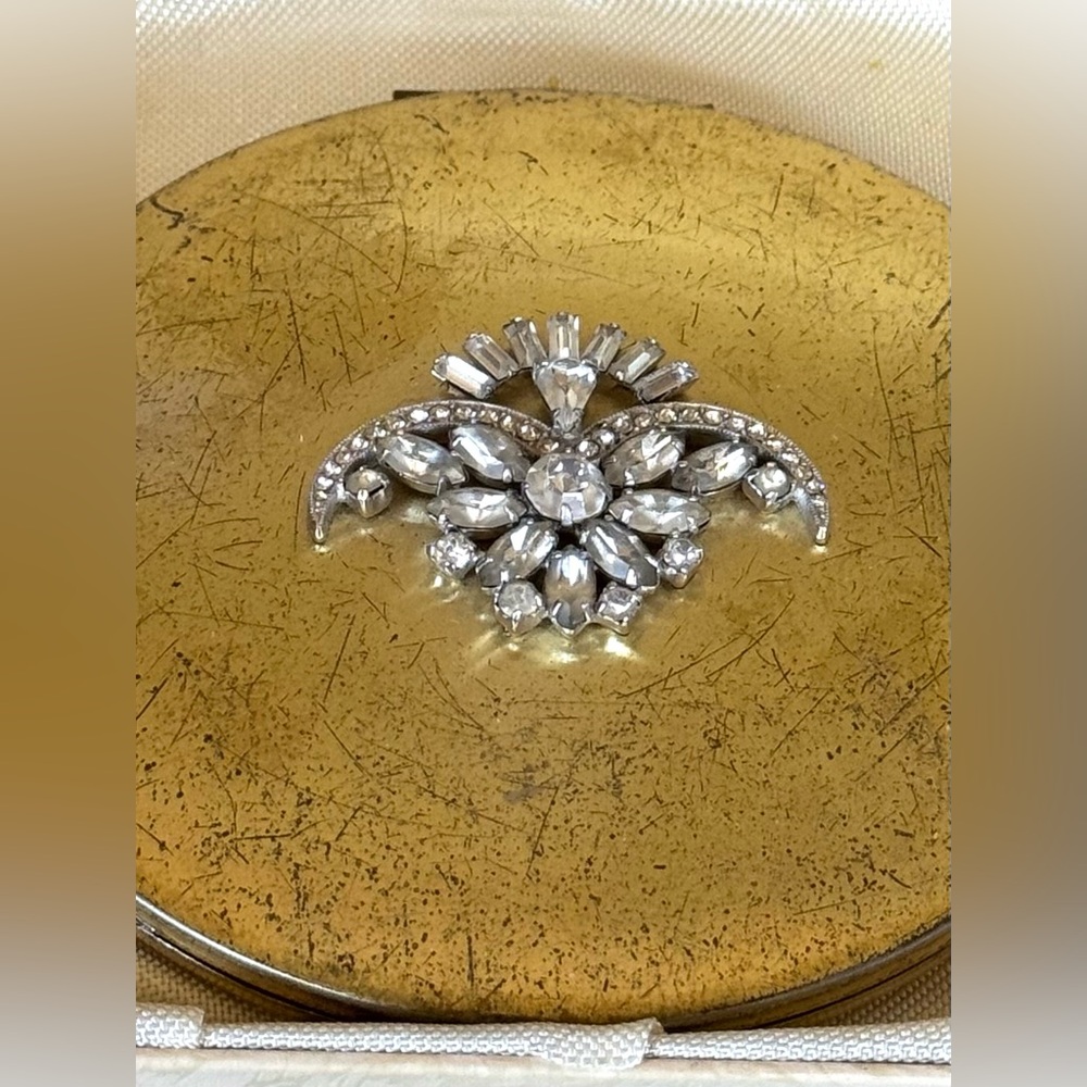 ELGIN AMERICAN VINTAGE COMPACT! Oversized 6” gold rhinestone unused collectible